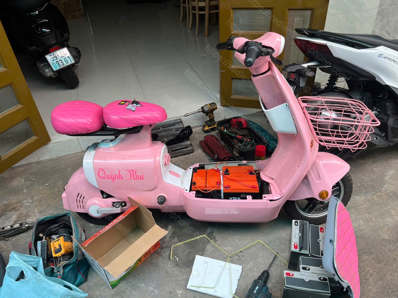 Sửa xe đạp điện tại nhà Quận 7 là giải pháp tiện lợi cho người bận rộn, không cần mang xe đi xa