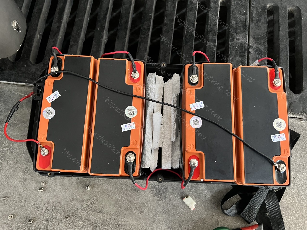 Thay acquy xe điện tại nhà Nhà Bè kiểm tra kỹ, báo giá trước