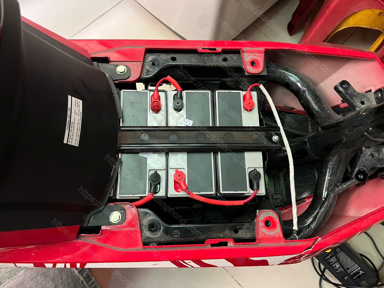 Thay acquy xe điện tại nhà Quận 7 chính hãng, bền và an toàn