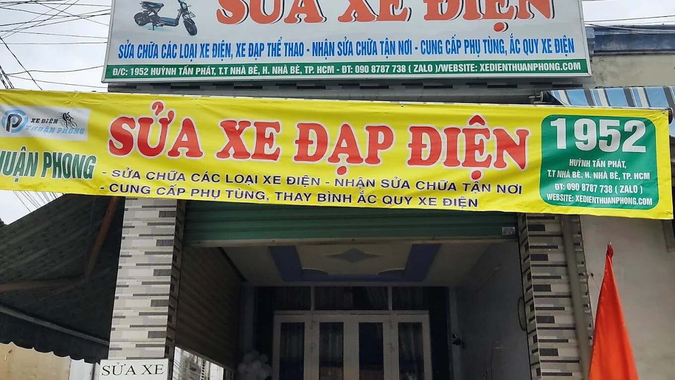 Xe Điện Thuận Phong mang dịch vụ sửa xe điện trẻ em tại nhà Quận 7 đến tận nơi, giúp bé có xe chạy lại ngay trong ngày.